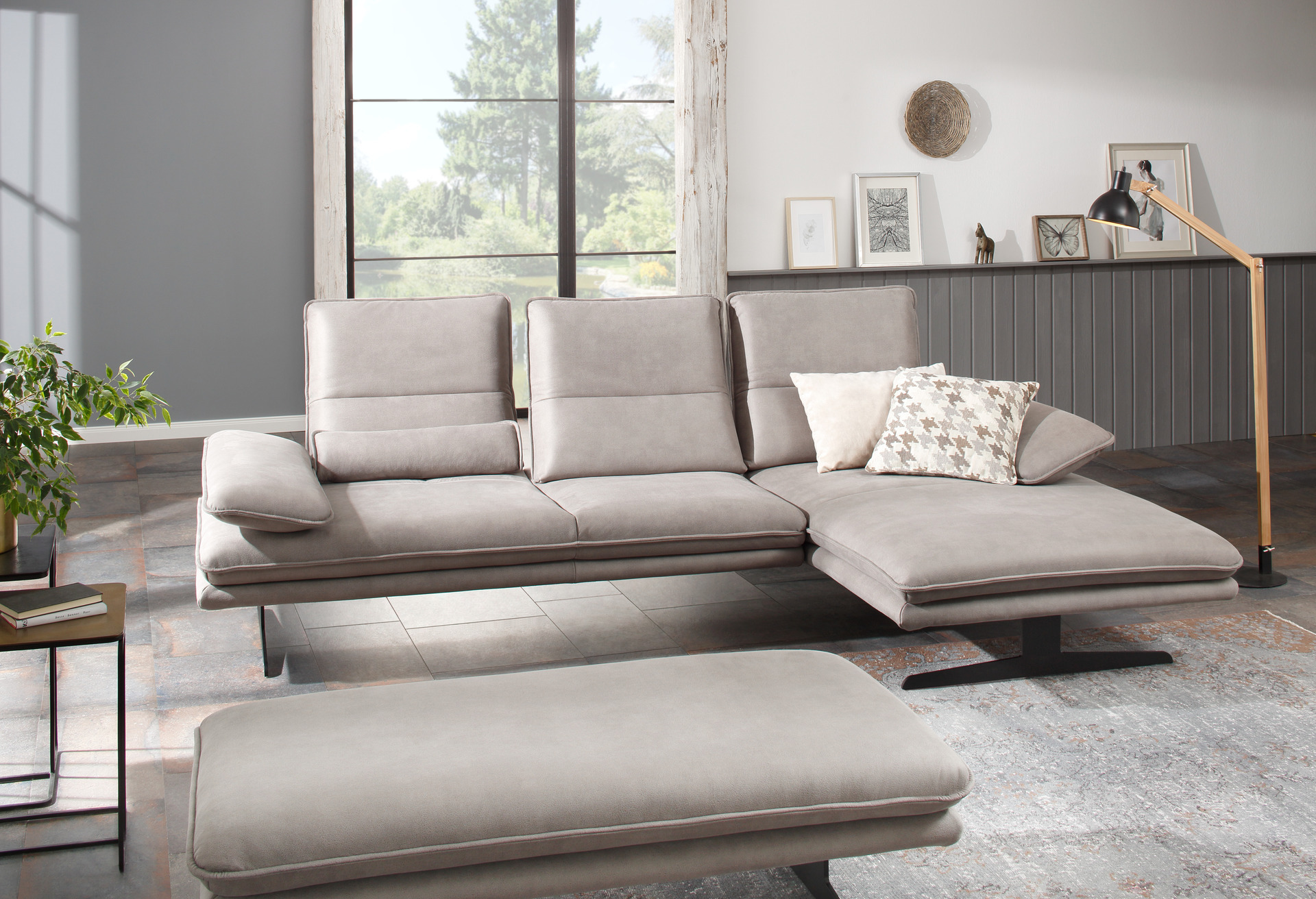 Ecksofa Bradley Grau Sitztiefe manuell verstellbar Ottomane rechts Ecksofa Bradley Grau Sitztiefe manuell verstellbar Ottomane rechts