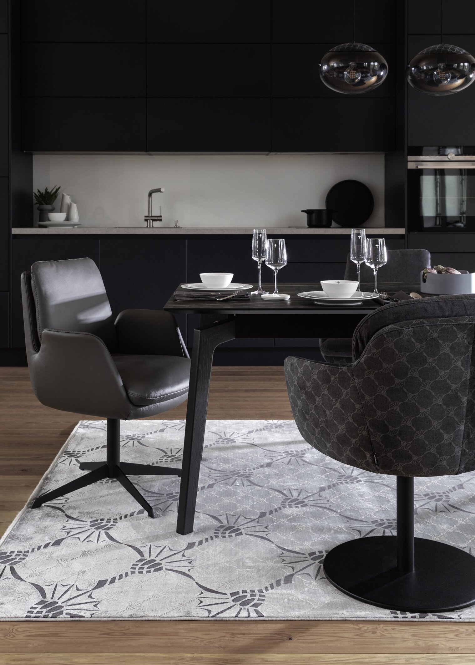 JOOP! Teppich Cornflower double 140x200cm Silber JOOP! Teppich Cornflower double 140x200cm Silber