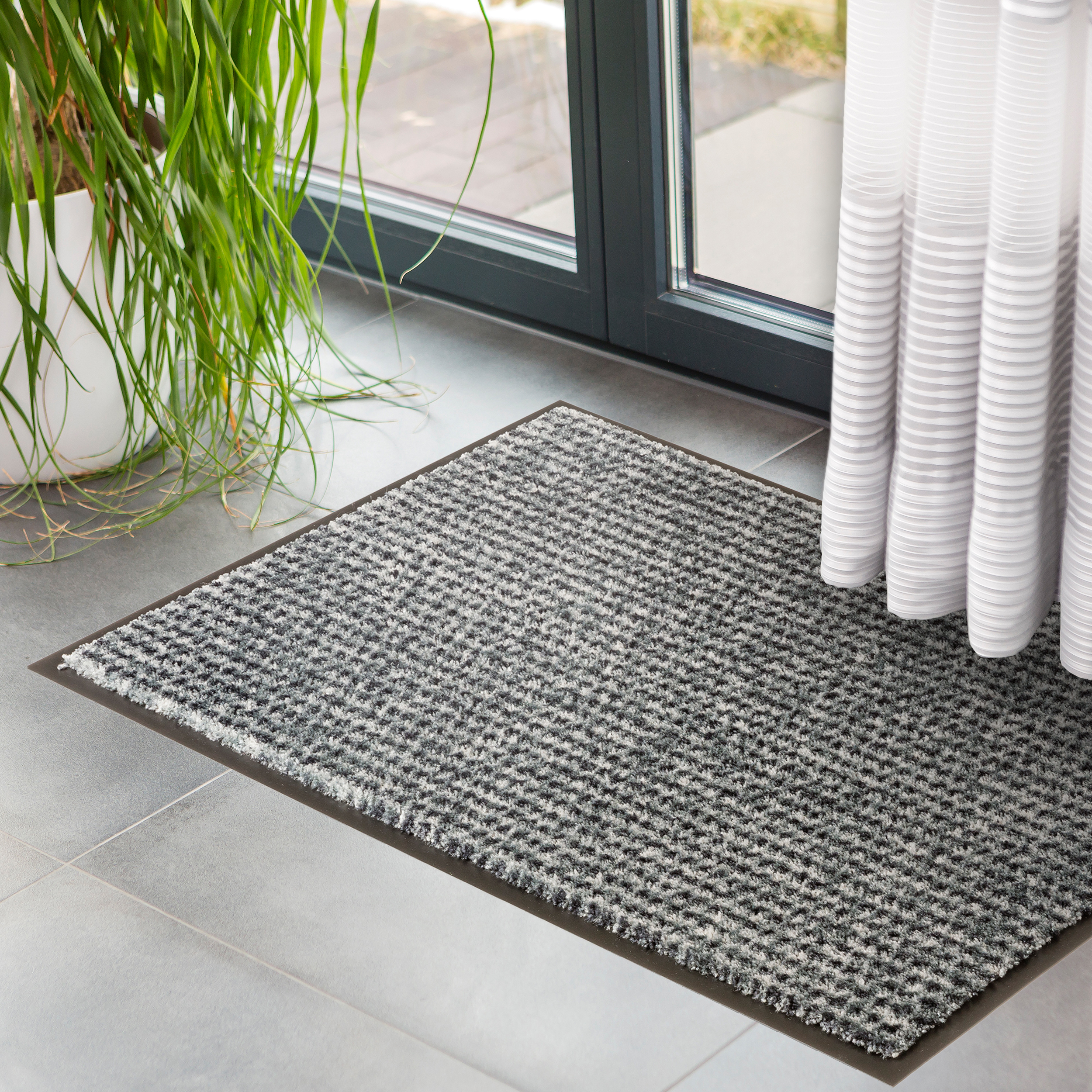 SCHÖNER WOHNEN-Kollektion Fußmatte Miami 50x70 Punkte silber SCHÖNER WOHNEN-Kollektion Fußmatte Miami 50x70 Punkte silber