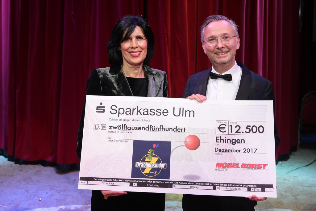 Möbel Borst spendet 12.500 Euro an die „Drachenkinder